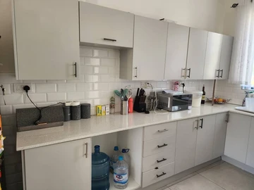 3 Bedroom Flat & Apartment