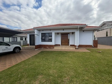 3 Bedroom Flat & Apartment