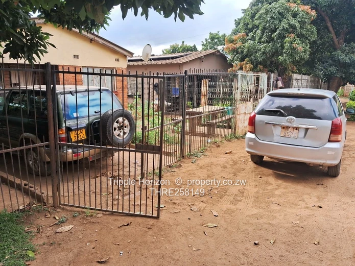 4-Bed Home with Verandah, Gated Yard & Good ZESA