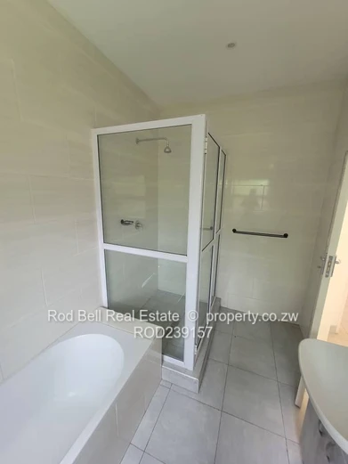 Bright 2-Bed, 2-Bath Townhouse w/ Garden & Parking — Mandara