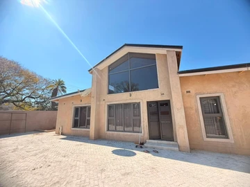 4 Bedroom Garden Flat