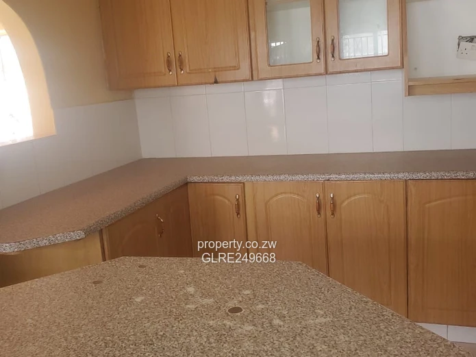 Spacious 3-Bed Marlborough Home with Borehole & Driveway