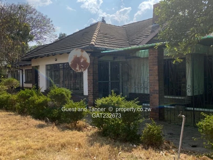 5-Bedroom House For Sale In  Matsheumhlope Bulawayo