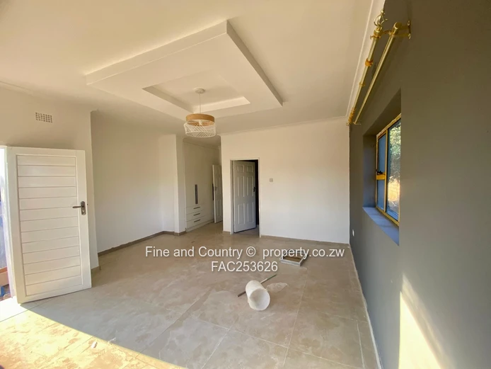 Spacious Family Home with Cottage in Selbourne Park Phase 2
