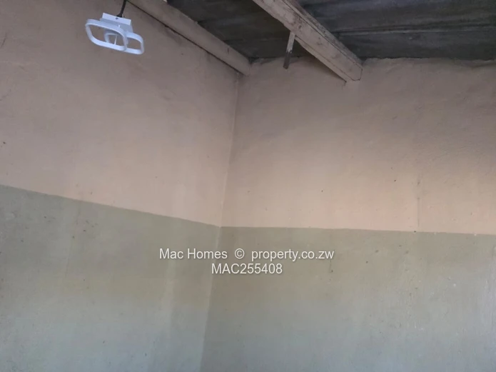 3-Bedroom House For Sale – Zengeza 1, Chitungwiza (Sole Mandate)