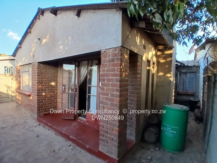 Glen Norah B House For Sale