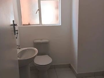 2 Bedroom Flat & Apartment