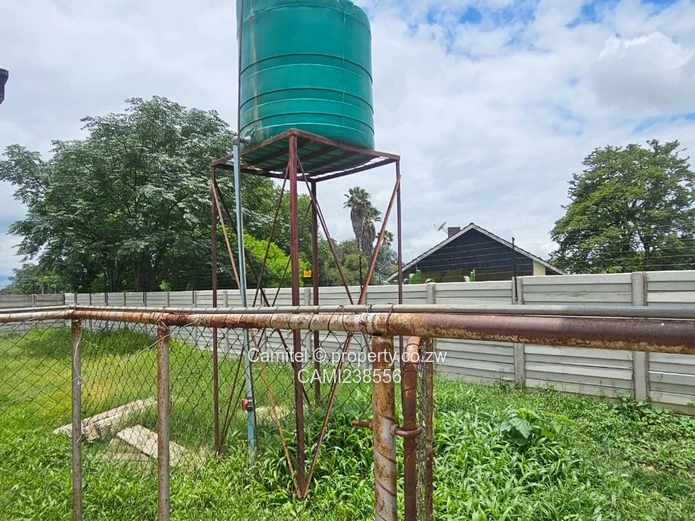 Avonlea Modern  3-Bed Home with Gourmet Kitchen & Boreholea