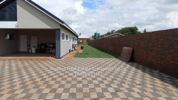 Mount Pleasant Heights: 5-Bed Family Home with Borehole