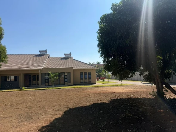 4 Bedroom Flat & Apartment