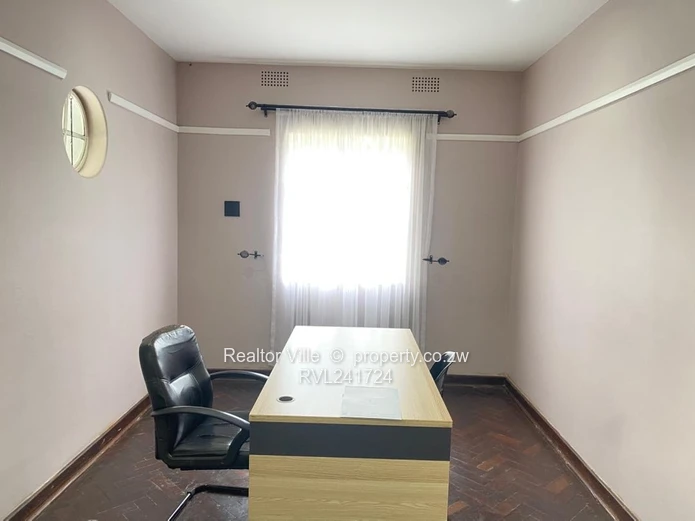 Secure Gated Eastlea Lodge with Spacious Garden & Borehole