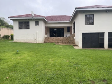 6 Bedroom House
