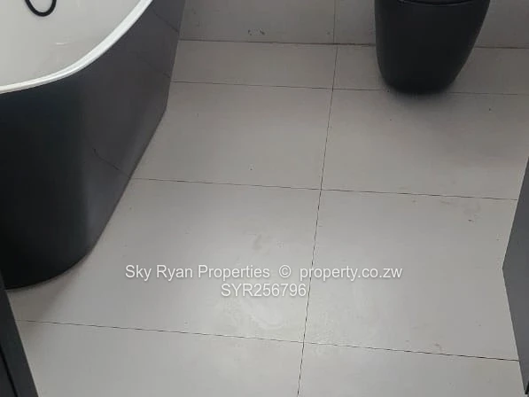 Nyeredzi Ridge, Pomona House For Sale 