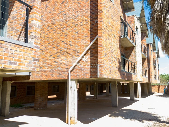 3 Bedroom Flat & Apartment