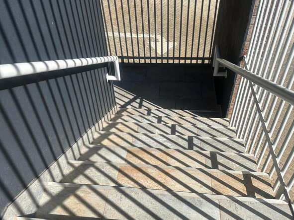 2 Bedroom Flat & Apartment