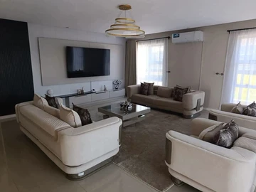 7 Bedroom House