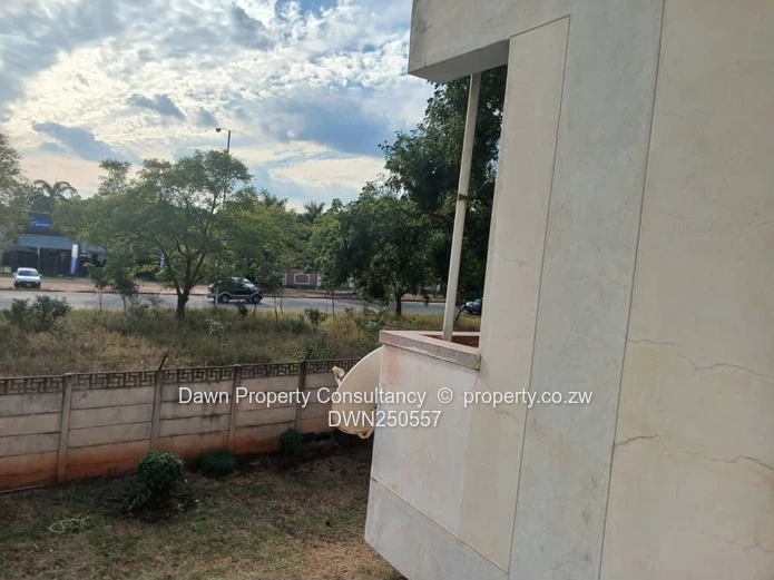 Eastlea 2-Bed Flat For Sale 