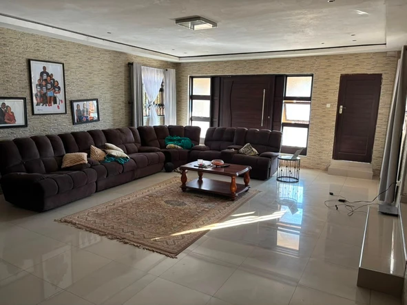 5 Bedroom House