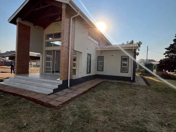 4 Bedroom Garden Flat