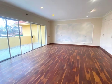 7 Bedroom House
