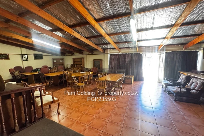 Beautiful Townhouse In A Prime Location