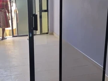 2 Bedroom Flat & Apartment