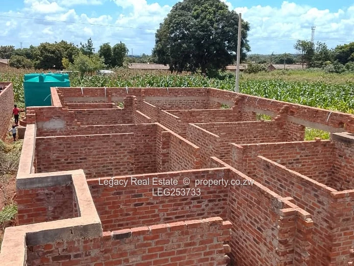 Cold Comfort: 5-Bed Shell Home on 383m² with Tank (Sole Mandate)