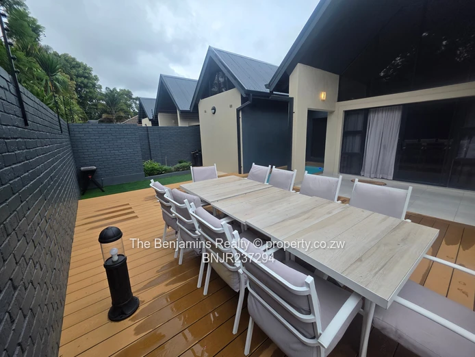 Four Bedroom Townhouse In Mount Pleasant