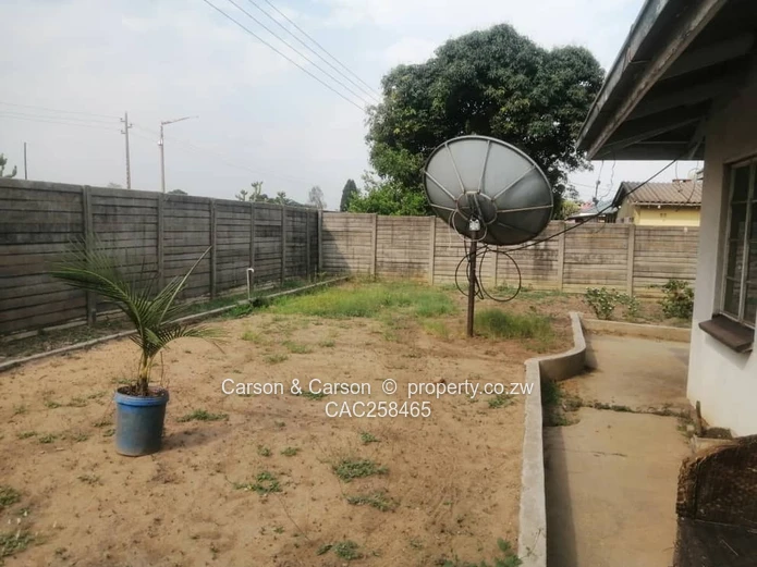 Highfield 3-Bed Home: Garden, Garage & Solar