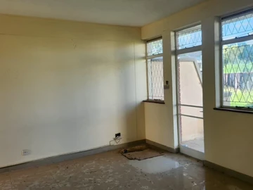 2 Bedroom Flat & Apartment