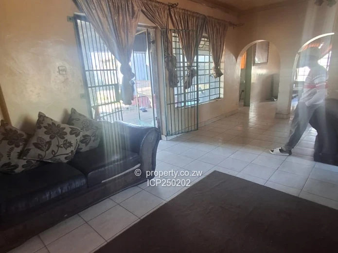 Knowe Norton 5-Bed Home on 2200m² 