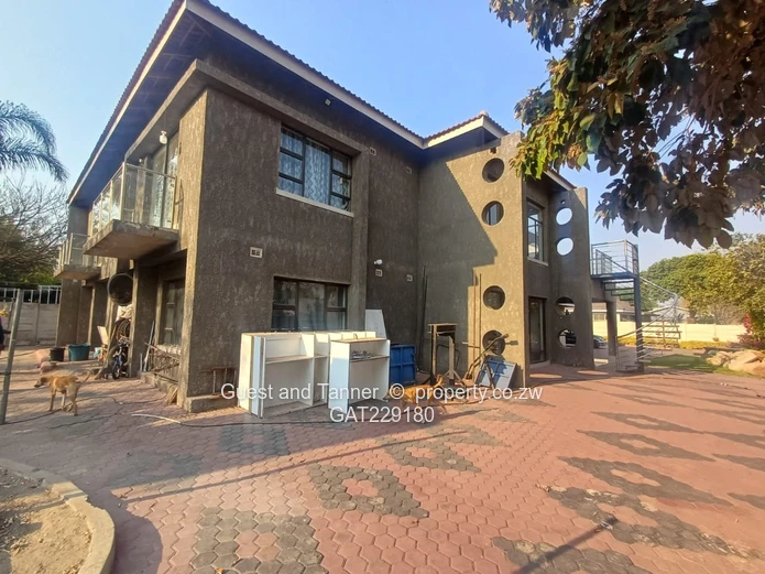 Luxurious Family Home in Avondale West!