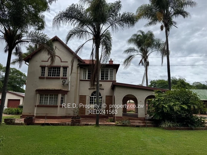 Where Space Meets Opportunity In Suburbs!