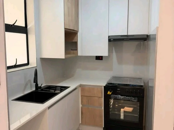 2 Bedroom Flat & Apartment