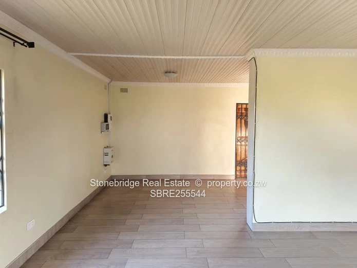 3 Bedroom House in Lochview To Rent