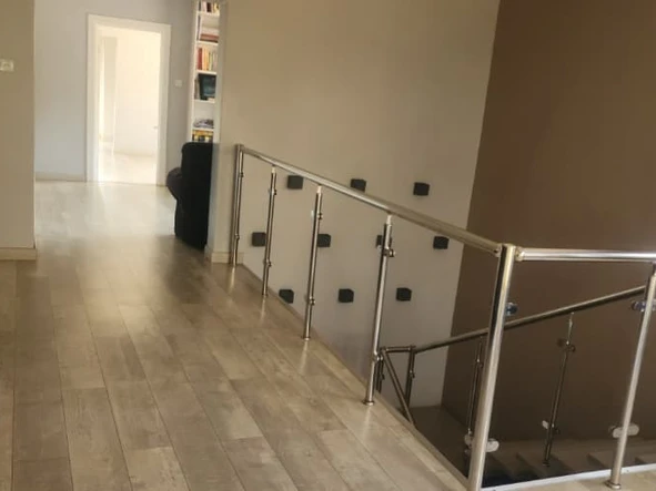 6 Bedroom House