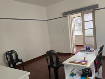 2 Bedroom Flat & Apartment