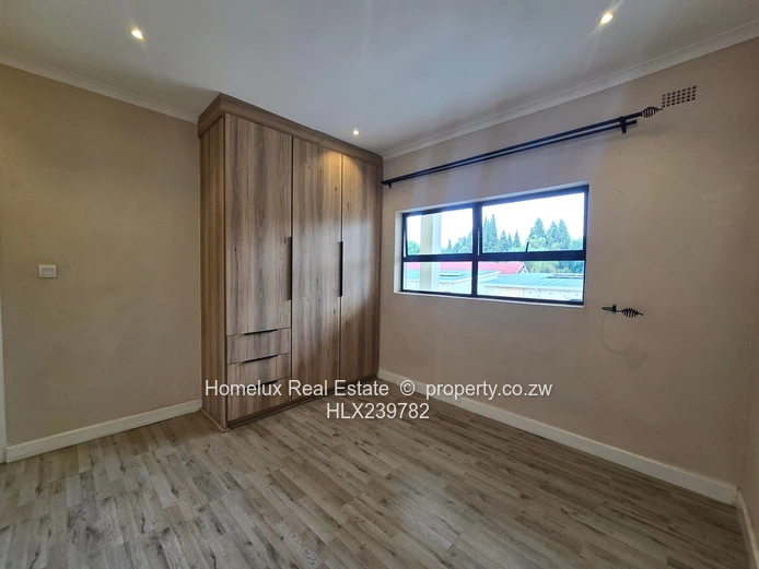 Modern 3-Bedroom, 2-Bathroom Flat in Secure Complex – Ideal Home or Investment Opportunity