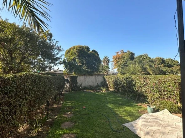 2 Bedroom Flat & Apartment