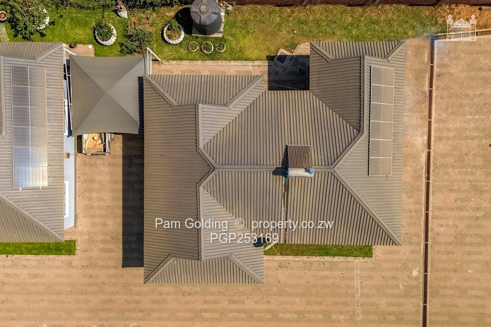 Modern 3-Bedroom Cluster Home!