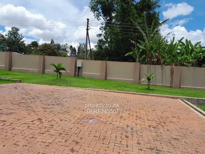 Spacious 3-Bed Family Home in Borrowdale with Borehole