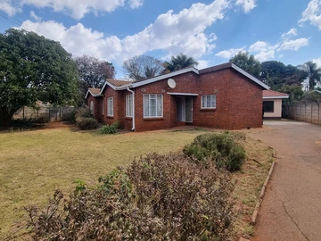 Charming 3-Bedroom Home for Rent in Desirable Bluffhill!