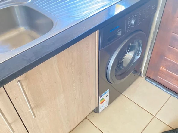 2 Bedroom Flat & Apartment