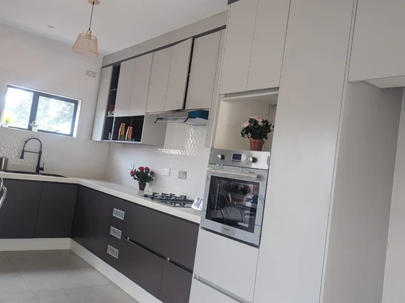 4 Bedroom Flat & Apartment