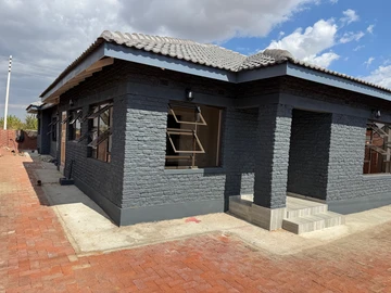 Stunning 4-Bedroom Home in Secure Mabvazuva, Ruwa!