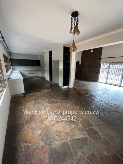 6 Bedroomed house with a 2 bedroomed cottage to let