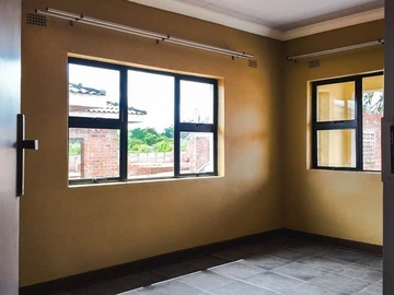 3 Bedroom Flat & Apartment