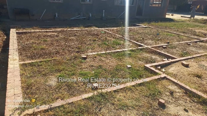 300m² Fully  Serviced Stand with box  Damofalls (Sole Mandate)