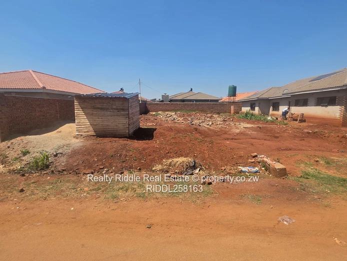 558m² Stand Ashdown Park, Harare West —  Tarred, Sewered