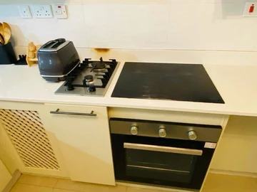 3 Bedroom Flat & Apartment